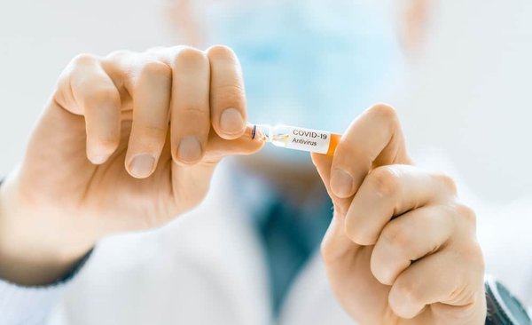 Quels sont les gestes quotidiens pour prévenir les rides du décolleté?