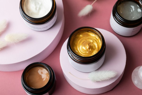 Formation en cosmétique : comment créer sa propre marque ?